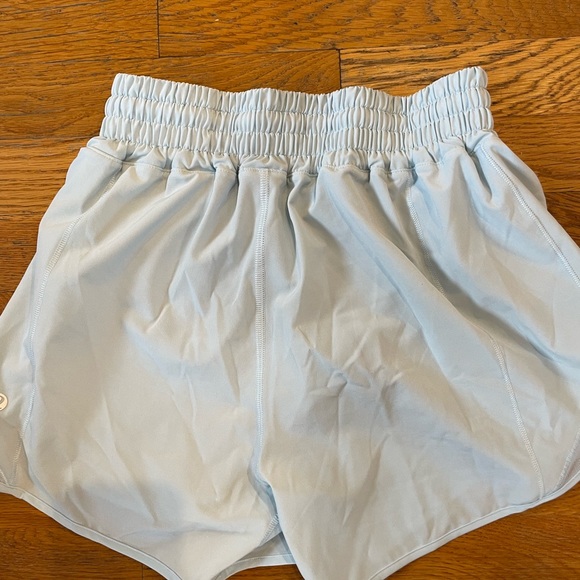 Lululemon hotty hot short pale blue 4 - Picture 3 of 3